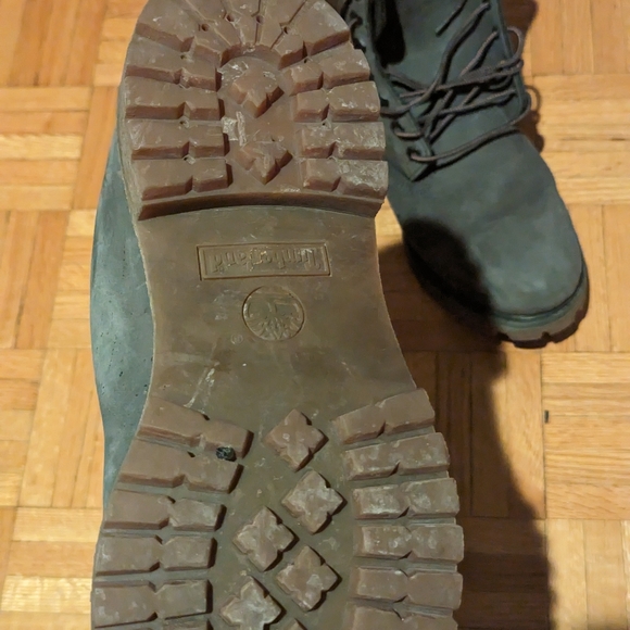 Selling used Timberland boots size 12 - Picture 2 of 15